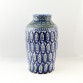Ceramiczny wazon z XIX wieku dekorowany motywem pawich oczek
